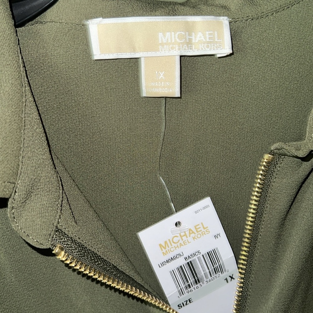 MICHAEL KORS NWT LONG SLEEVE SEE THROUGH FOREST GREEN BLOUSE GOLD BUTTONS - Picture 5 of 6